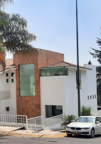 Venta Hermosa casa en Chiluca 1