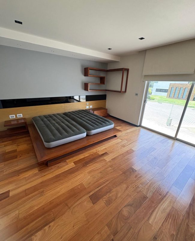 venta casa Valle Escondido 11