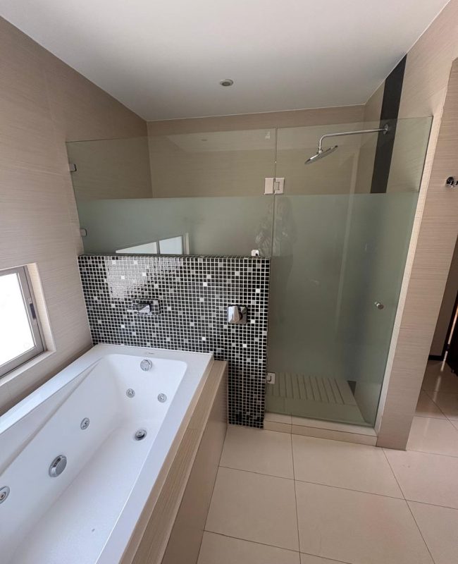 venta casa Valle Escondido 15